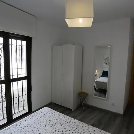 Appartement Calle San Basilio - Patios. Aparcamiento Gratis *